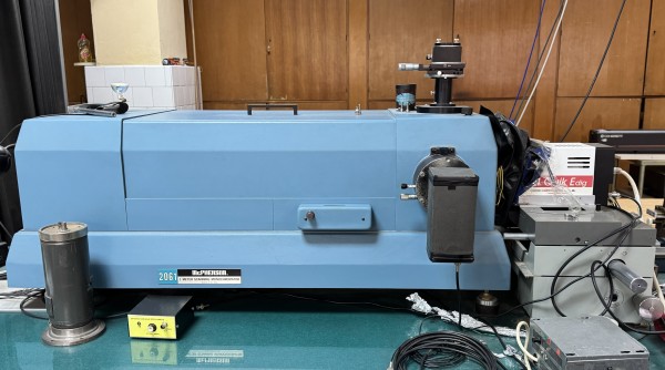 Слика 3. Спектрометар са ICCD камером