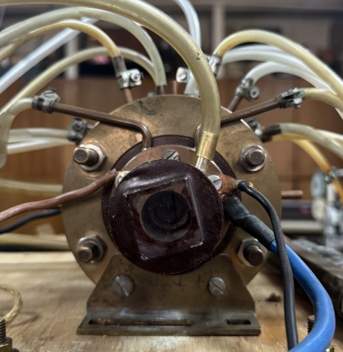 Слика 1. Зидом стабилисани електрични лук